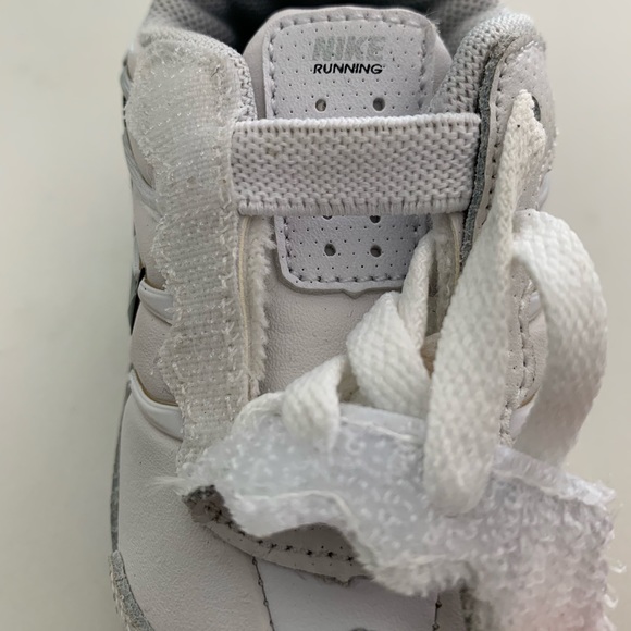 Nike shox
C3 
Elastic laces/Velcro entry - Picture 2 of 5